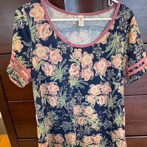 Lularoe floral classic tee